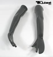 männliche Arme einer Schaufensterpuppe, schwarz